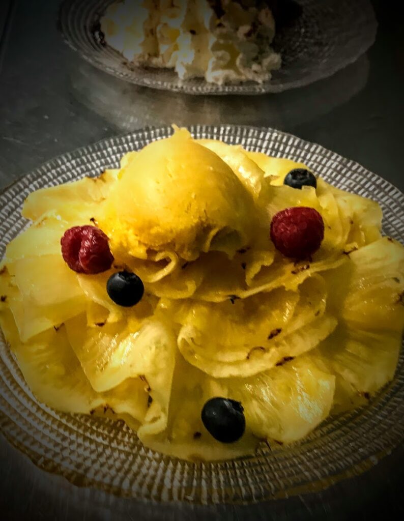 carpaccio piña sorbete mango el laurel gastrobar